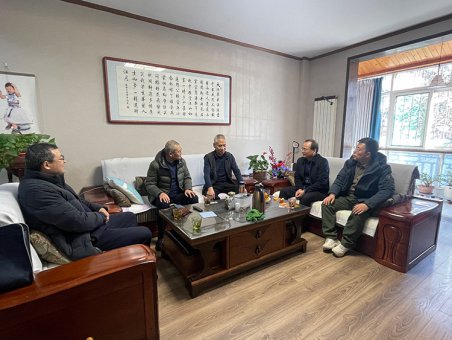 新春佳节送温暖 岁寒情深暖人心——学校开展春节走访慰问活动